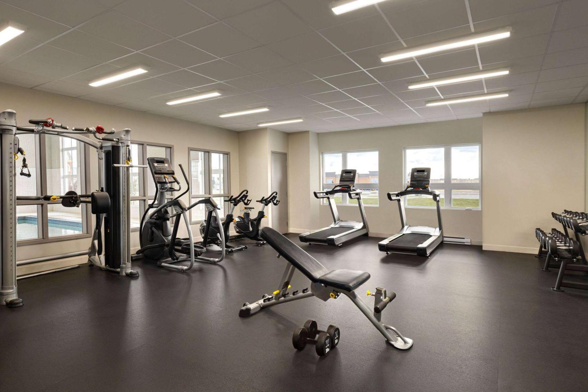 Microtel Inn & Suites By Wyndham Boisbriand Сент-Терез Екстер'єр фото