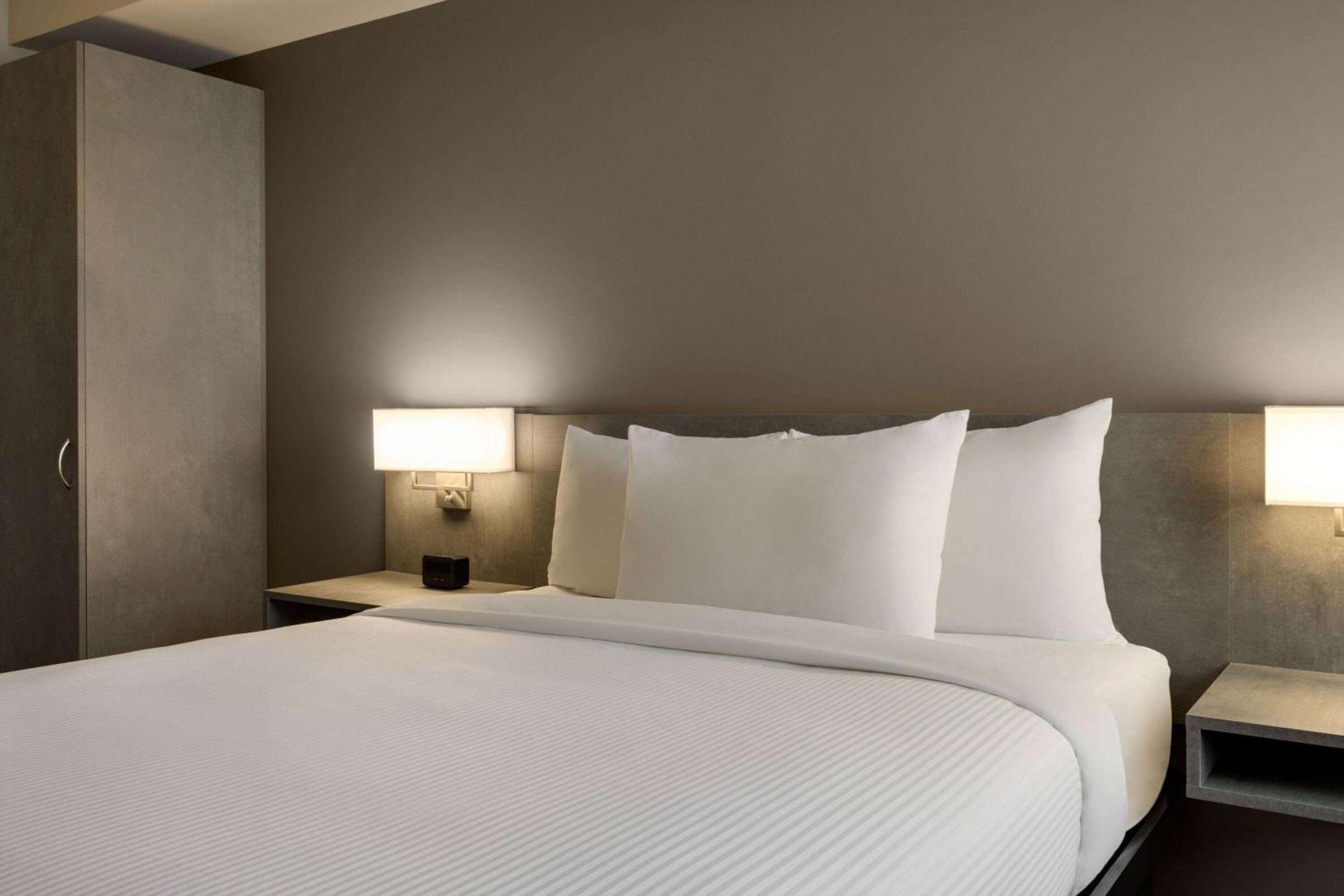Microtel Inn & Suites By Wyndham Boisbriand Сент-Терез Екстер'єр фото