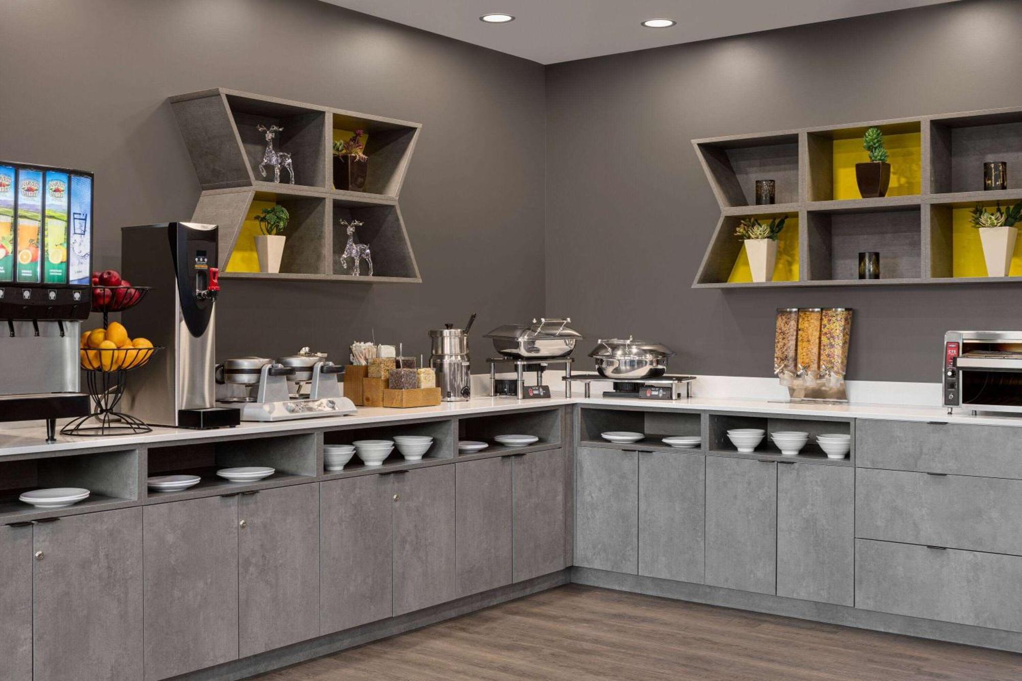 Microtel Inn & Suites By Wyndham Boisbriand Сент-Терез Екстер'єр фото