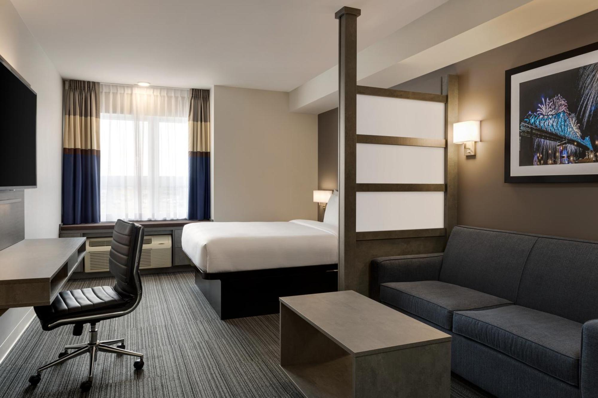 Microtel Inn & Suites By Wyndham Boisbriand Сент-Терез Екстер'єр фото
