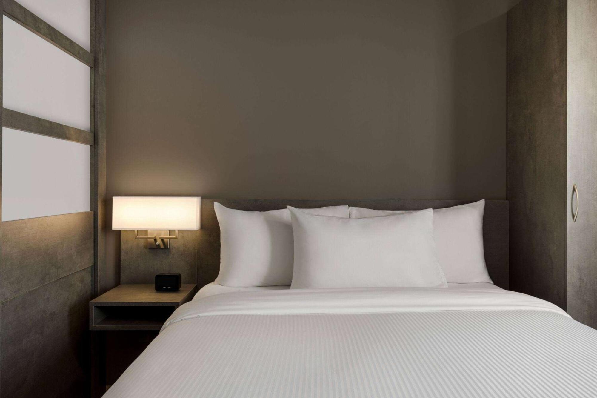 Microtel Inn & Suites By Wyndham Boisbriand Сент-Терез Екстер'єр фото
