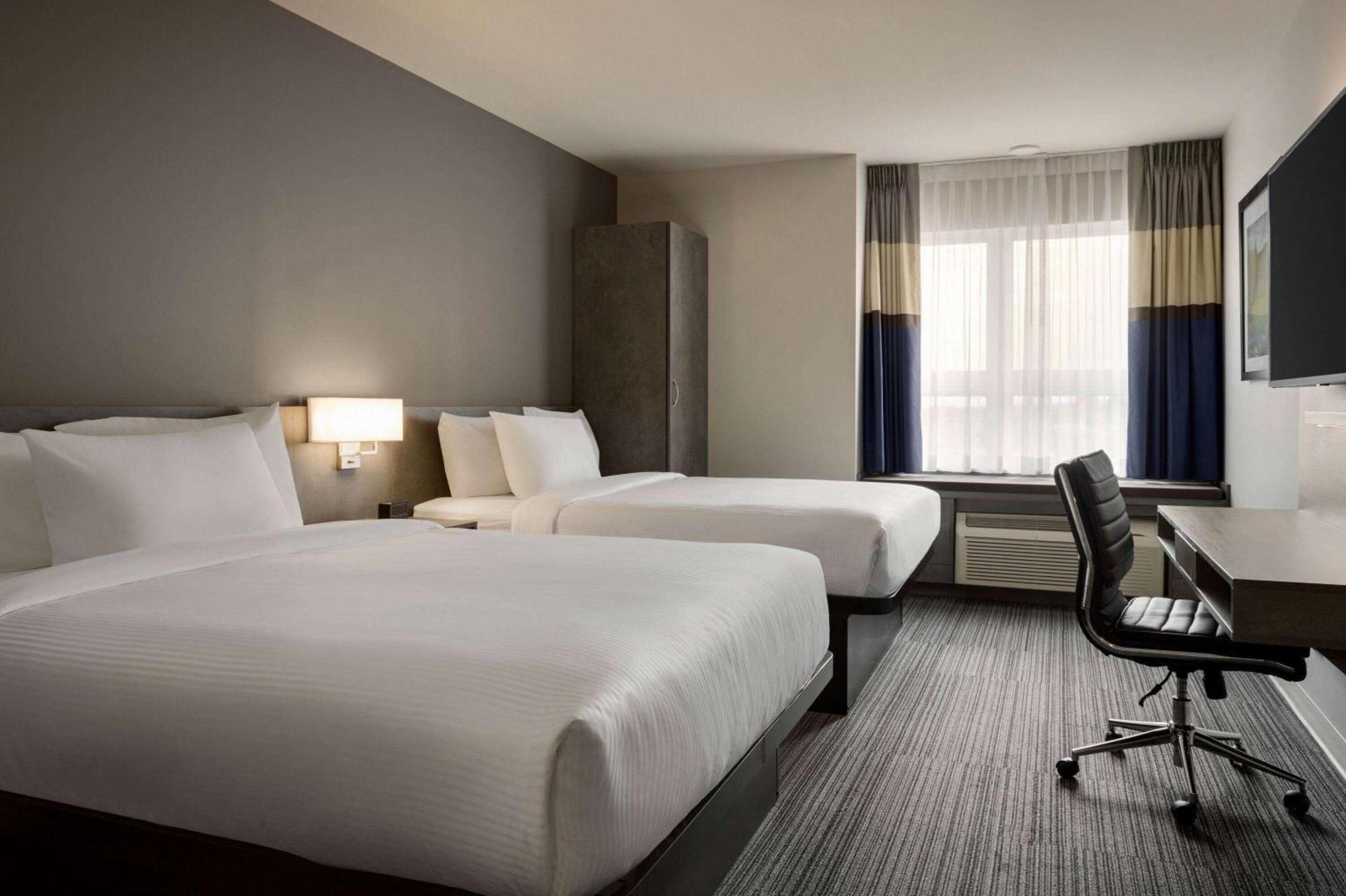 Microtel Inn & Suites By Wyndham Boisbriand Сент-Терез Екстер'єр фото